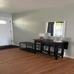 Quiet & Cozy Home Near Hospitals